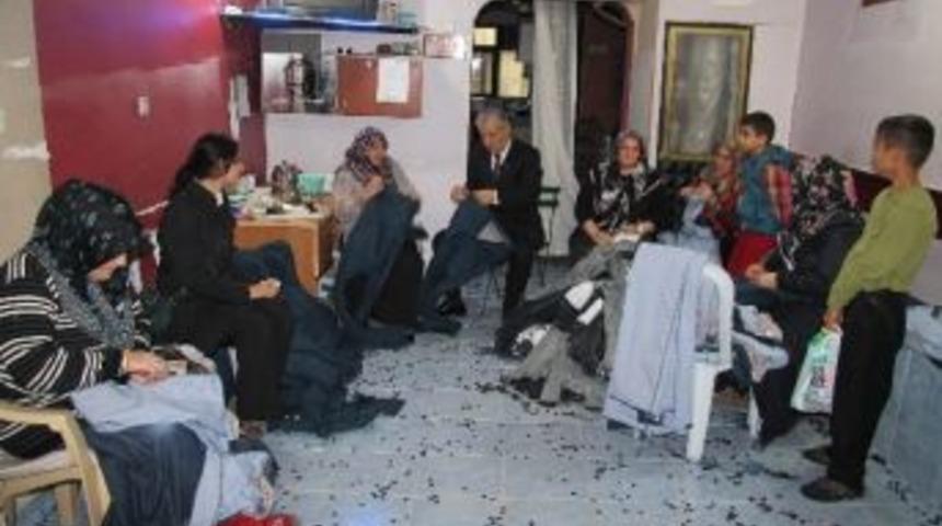 Kadın İş&ccedil;iler Ak Partili Atila'ya Dert Yandı