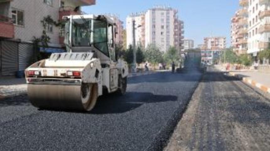 Kayapınar&rsquo;a 50 Bin Ton Asfalt D&ouml;şendi