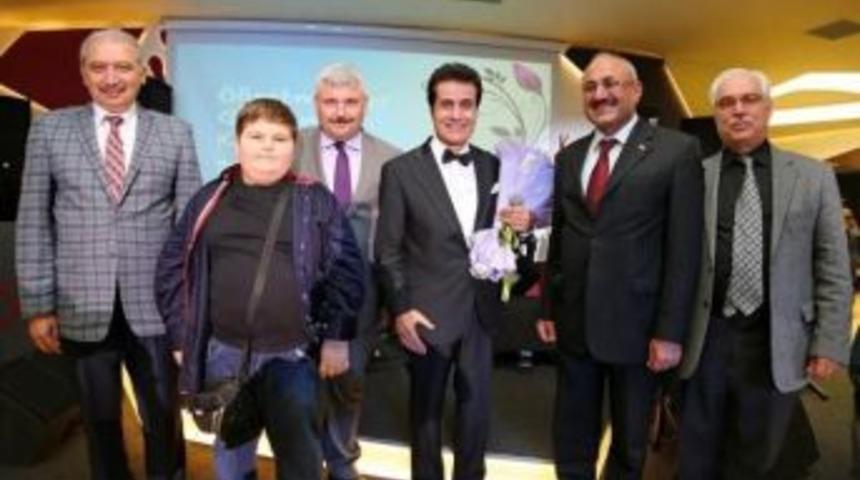 24 Kasım'da &Ouml;ğretmenler Zekai Tunca İle Coştu