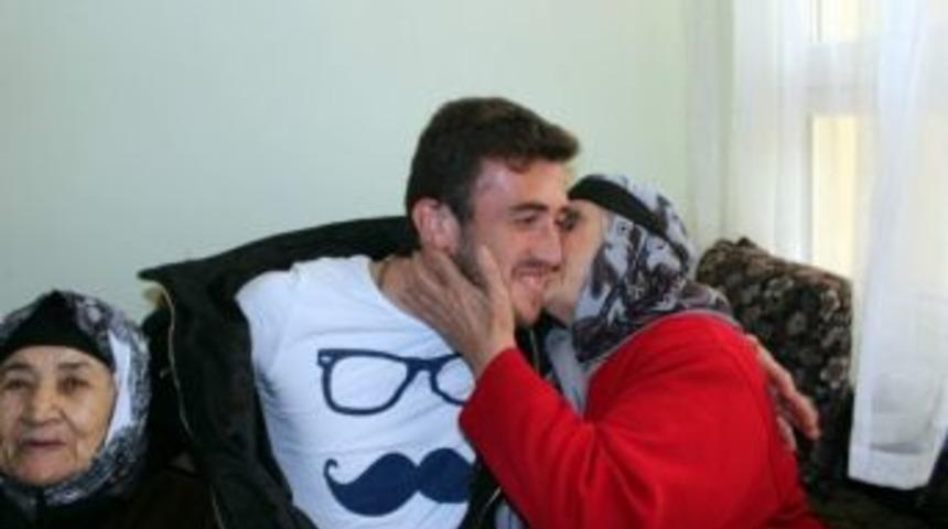 Sivas D&ouml;rt Eyl&uuml;l Belediyespor Huzurevini Ziyaret Etti