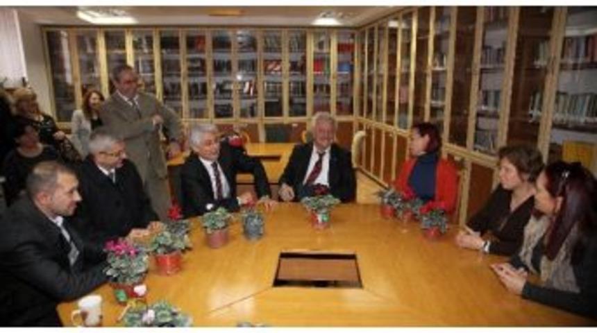 Başkan Tanık &Ouml;ğretmenlerin G&uuml;n&uuml;n&uuml; Kutladı