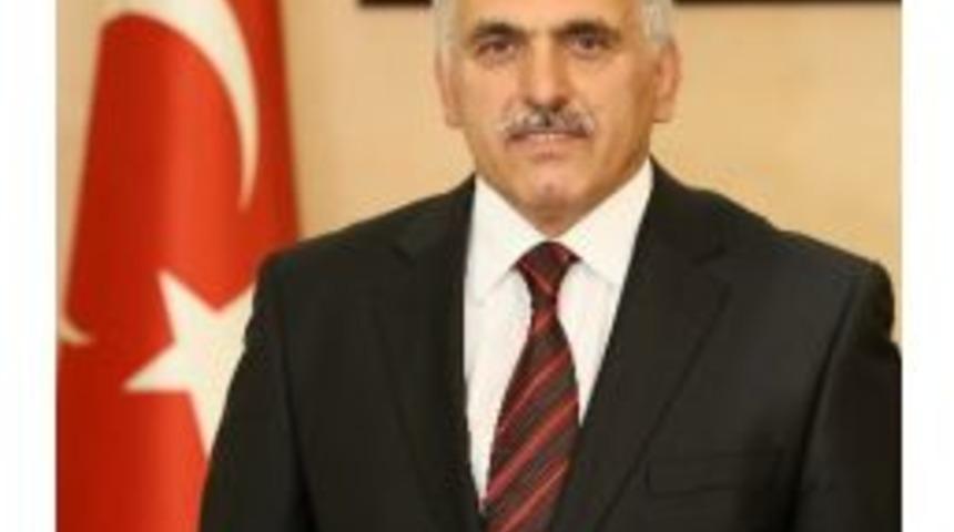 Hendek Belediye Başkanı Ali İnci, &Ouml;ğretmenler G&uuml;n&uuml; Dolayısıyla Kutlama Mesajı Yayımladı