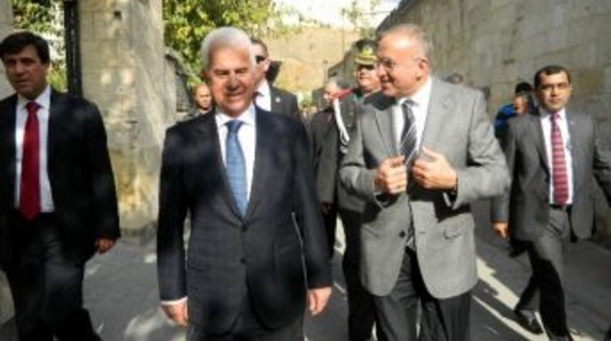 Kktc Cumhurbaşkanı Eroğlu, Asım G&uuml;zelbey'i Ziyaret Etti