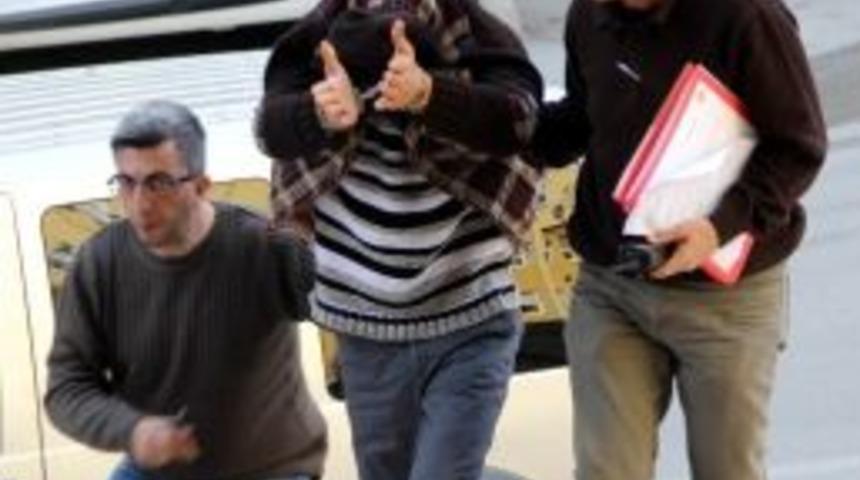 Marketten 3 Bin Lira &Ccedil;alan Hırsız Yakalandı