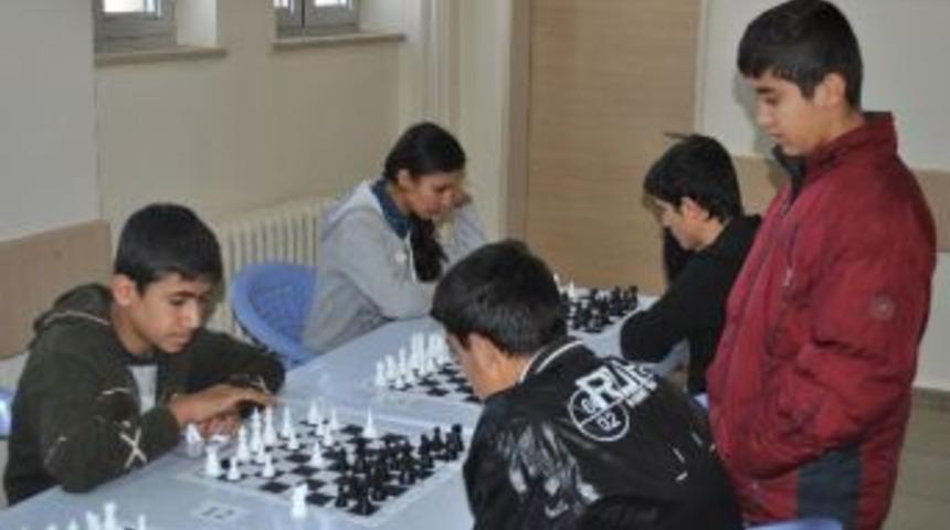 Midyat'ta 8. Faysal Durmaz Satranç Turnuvası Başladı