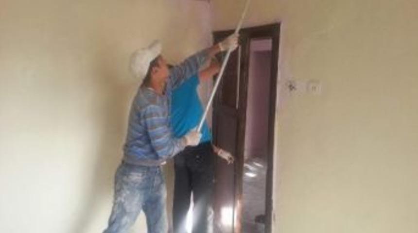 Har&ccedil;lıkları İle Yoksul Aileye Yardımda Bulundular