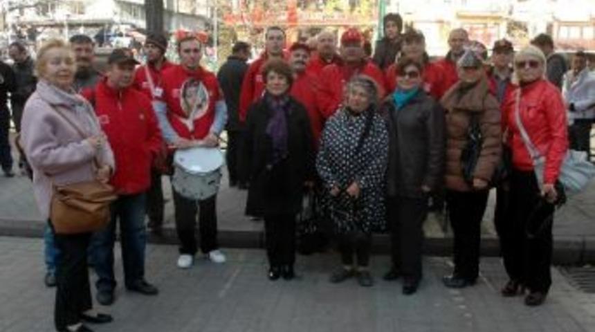 Kadına Şiddete 'hayır' Demek İ&ccedil;in &Ccedil;aldılar