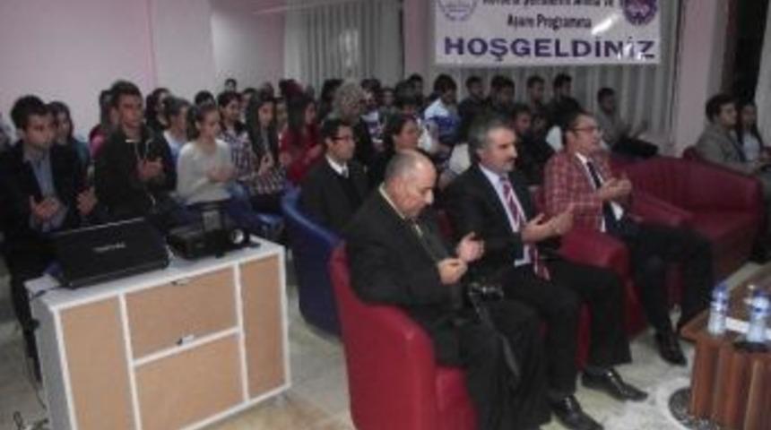 &Ouml;ğrenci Yurdunda Aşure İkramı