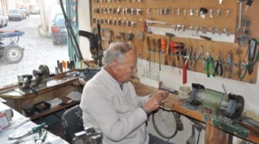 85 Yaşındaki Eğitim &Ccedil;ınarı