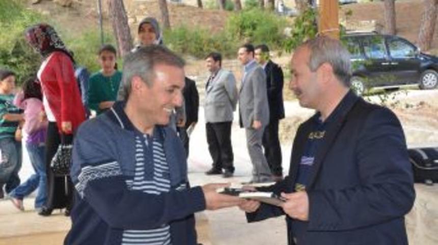 Başkan &Ouml;zgan: Geleceğimizi &Ouml;ğretmenler Inşa Ediyor