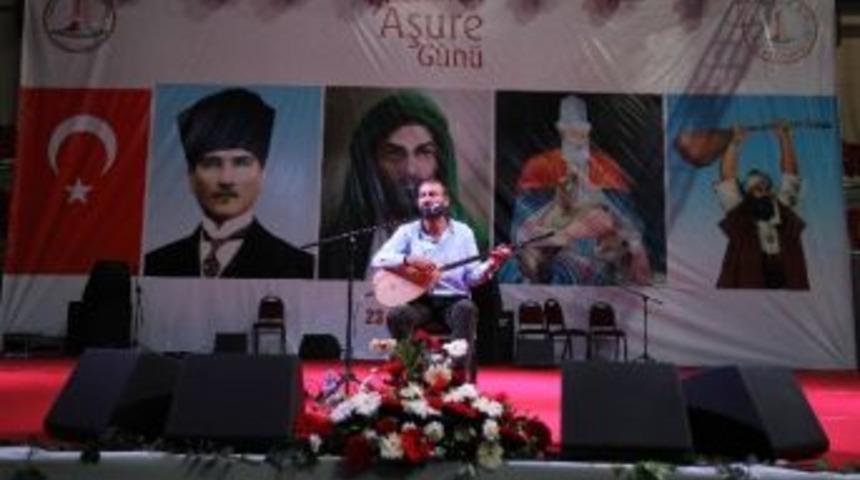 Karşıyaka’da 15 Bin Kişiye Aşure Dağıtıldı