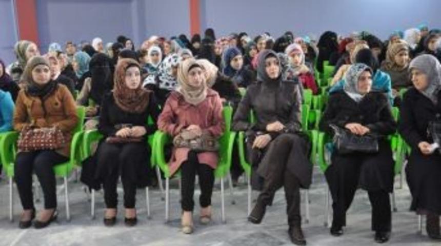 Suriyeli &Ouml;ğretmenlerin, &Ouml;ğretmenler G&uuml;n&uuml; Kutlandı