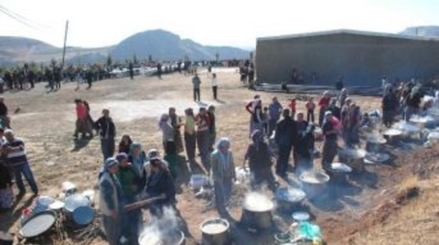 Yaylakonak&rsquo;ta 30 Kazan Aşure Dağıtıldı