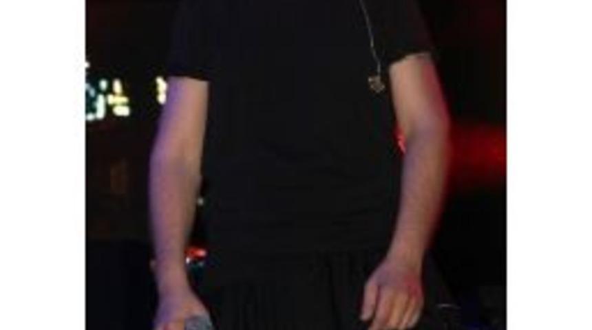 Halil Sezai Sevgilisine Canlı Yayında Evlenme Teklif Etti