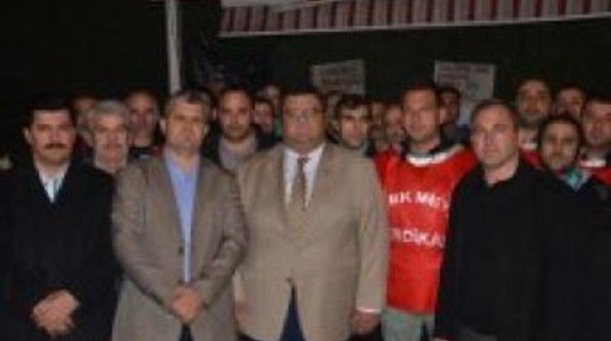 Grev yapan iş&ccedil;ileri ziyaret etti