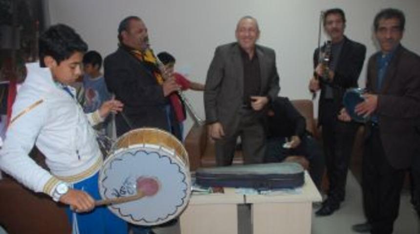 Roman &Ccedil;ocuklara Eğitim Desteği