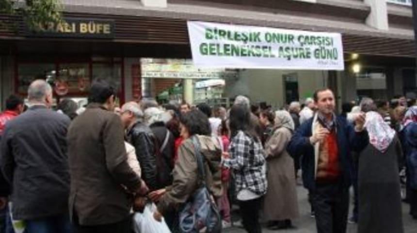 Birleşik Onur &Ccedil;arşısı Esnafı Aşure Dağıttı