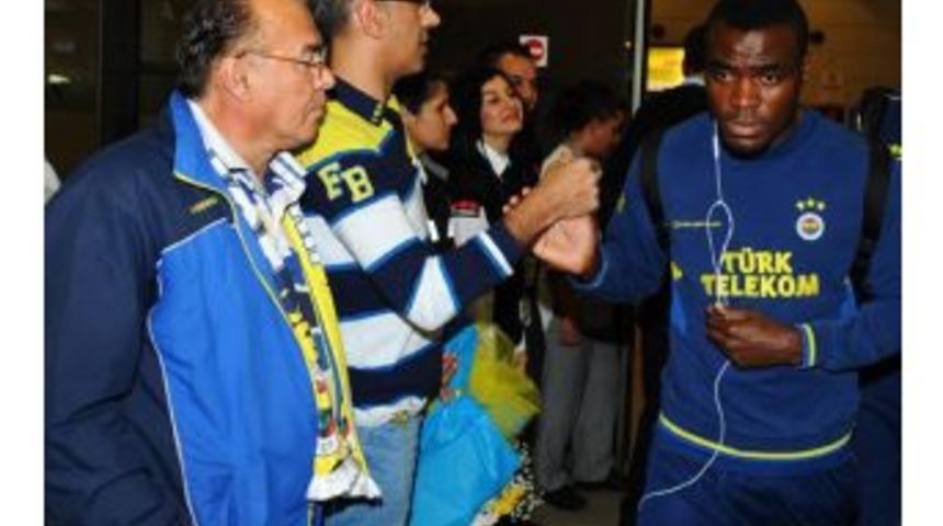 Fenerbahçe, Antalya’da Coşkuyla Karşılandı