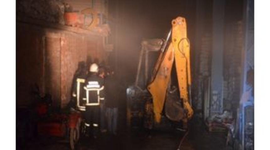 Tosya&rsquo;da Depo Yangını