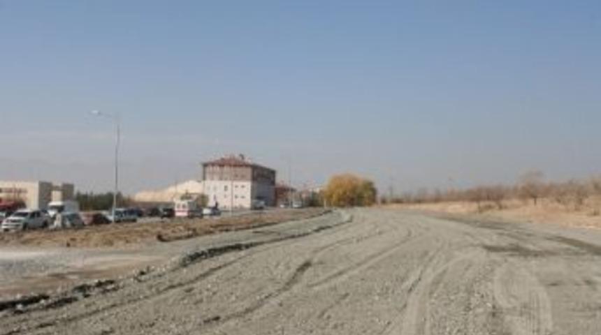 Hastane B&ouml;lgesi Yeniden Şekilleniyor