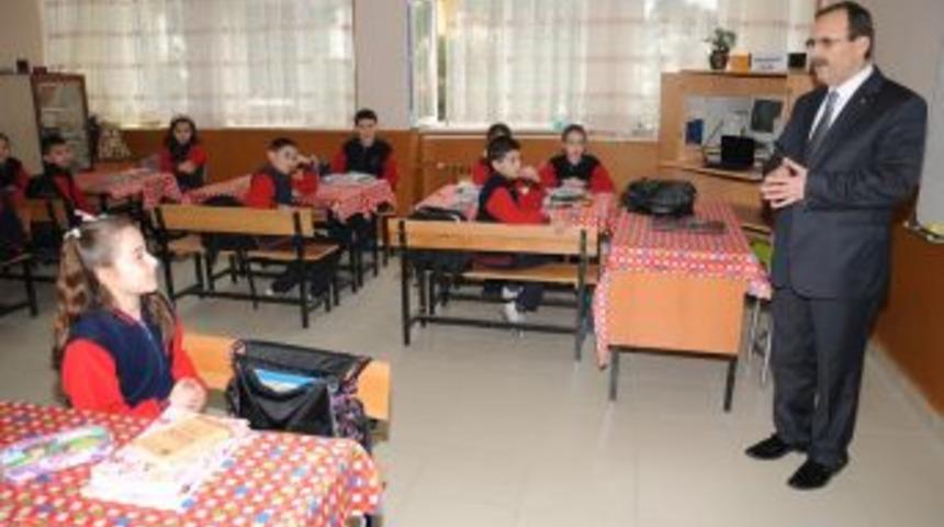 "Tarih Boyunca Toplumun B&uuml;t&uuml;n Kesimlerine Yol G&ouml;steren &Ouml;ğretmenlerimiz Olmuştur"