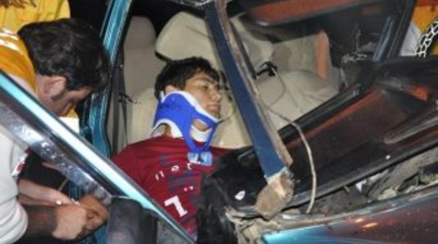 Devrilen Otomobilden Yara Almadan Kurtuldu