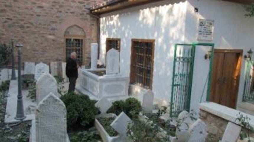 Molla Fenari Hazretlerinin Kabri Yenilendi