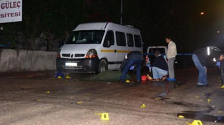 Ayrı yaşadığı eşini &ouml;ld&uuml;rd&uuml;