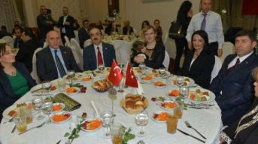 &Ouml;ğretmenler G&uuml;n&uuml; Resepsiyonla Kutlandı