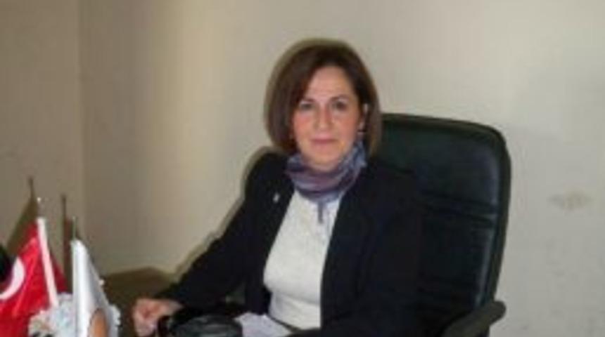 Urla Ak Parti Kadın Kolları &Ouml;ğretmenler G&uuml;n&uuml;n&uuml; Kut