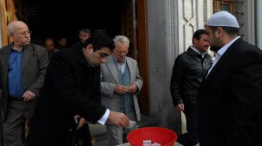 Alaplı'daki Camilerde Filipinler i&ccedil;in yardım toplandı