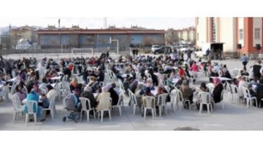 Başkan &Ccedil;oban Mahalle Toplantılarına Devam Ediyor