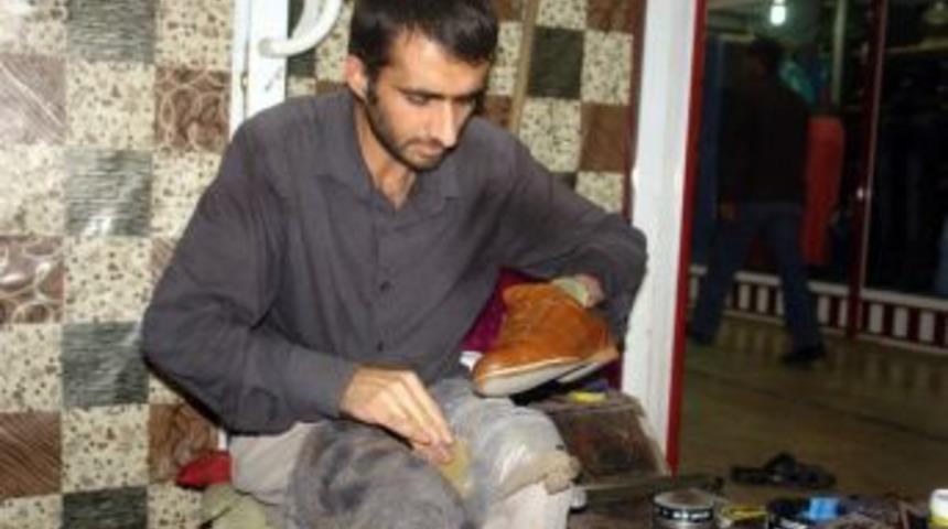 (&ouml;zel Haber) Ayakkabı Boyacısı &Ouml;ğretmen