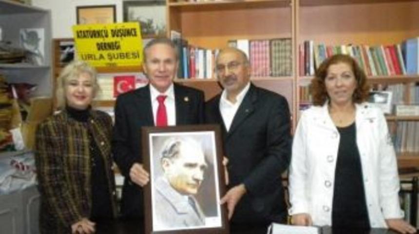 Urla Belediye Başkan Aday Adayı B&uuml;lent Baratalı Gezilerini S&uuml;rd&uuml;r&uuml;yor