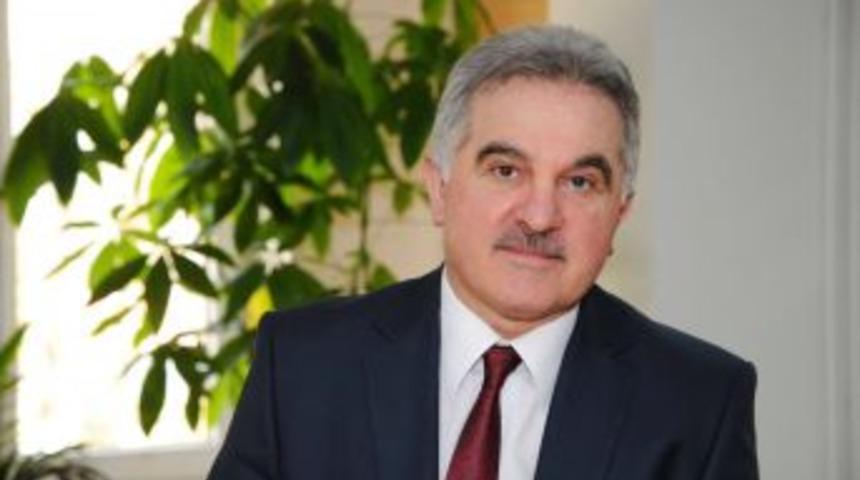 Rekt&ouml;r Elmas: &Ouml;ğrencilerin Ufukları Bizden A&ccedil;ık, Anlamaya &Ccedil;alışmalıyız