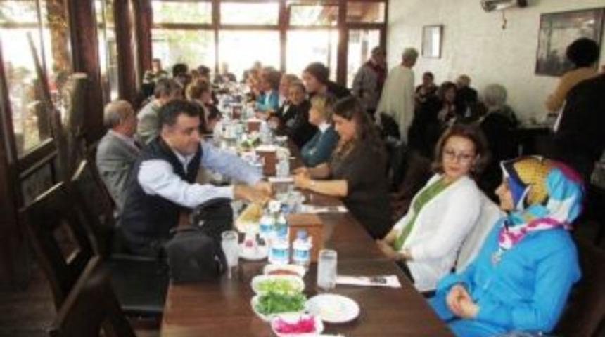 Burhaniye&rsquo;de &Ouml;ğretmenler Bir Araya Geldi