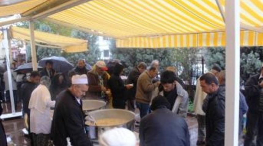 Ayvalık Belediyesi'nden Aşure Hayrı