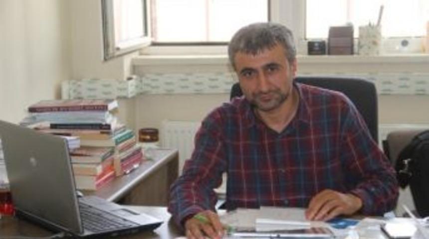 (&ouml;zel Haber) Yy&uuml; Eğitim Bilimleri Enstit&uuml;s&uuml; M&uuml;d&uuml;r&uuml; Yrd. Do&ccedil;. Dr. Fuat Tanhan: