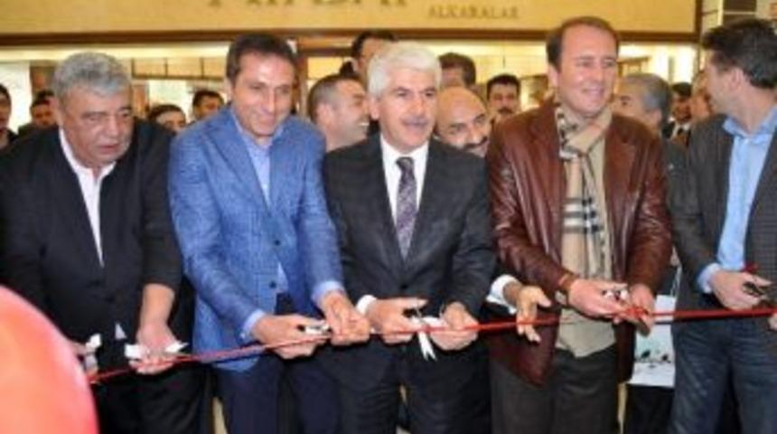 Neoplus&rsquo;ta Giyim Mağazası A&ccedil;ılışı