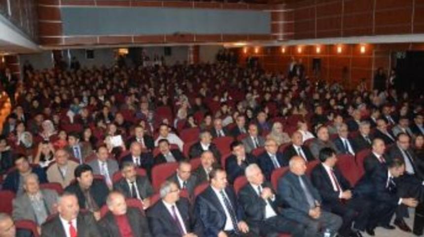 &Ouml;ğretmenler G&uuml;n&uuml; Kayseri Şehir Tiyatrosu&rsquo;nda Kutlandı