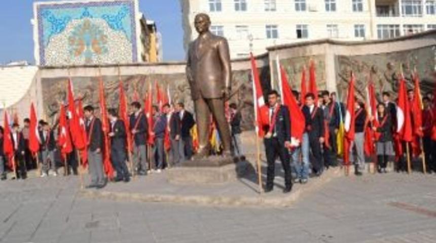 Kayseri&rsquo;de &Ouml;ğretmenler G&uuml;n&uuml; Coşkusu