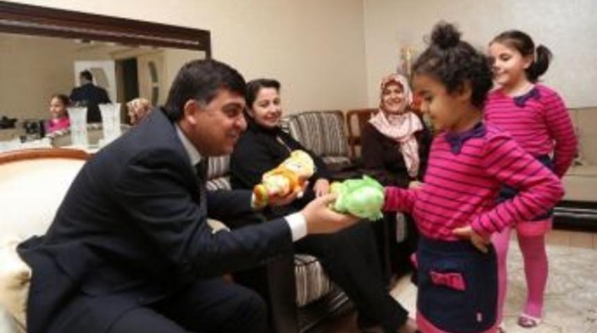 Başkan Fadıloğlu&rsquo;ndan S&uuml;priz &Ouml;ğretmenler G&uuml;n&uuml; Ziyareti