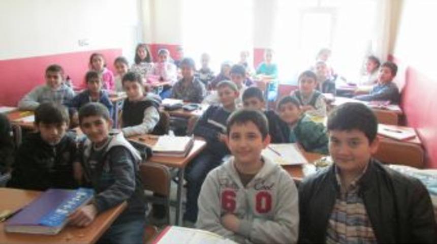 &Ouml;ğrenciler Dershanelerin Kaptılmasına Karşı