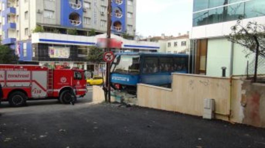 Halk Otob&uuml;s&uuml; Dehşeti Kamerada