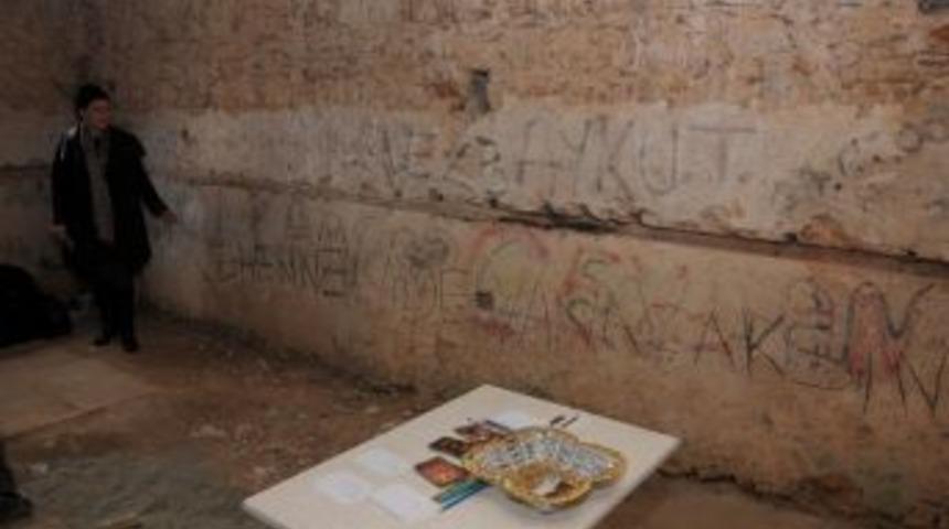 Aya Yorgi Kilisesi&rsquo;nin Duvarlarına Yazı Yazıldı