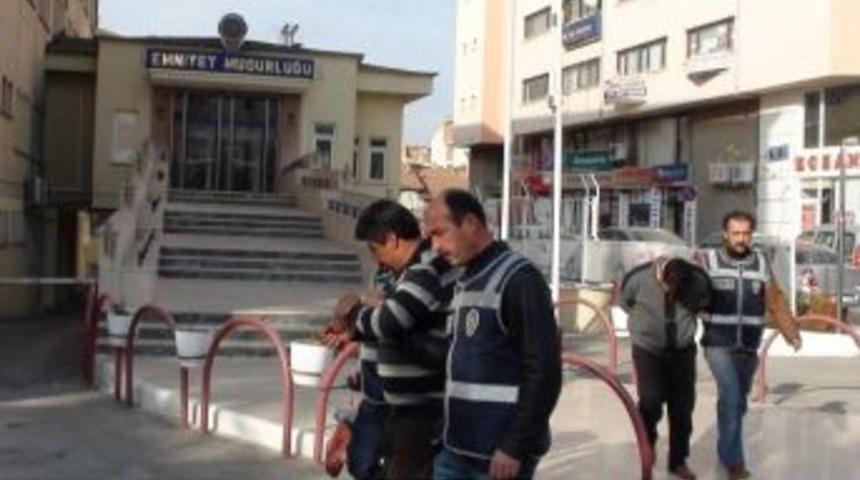 Turneye &Ccedil;ıkan Kasa Hırsızları Polisten Ka&ccedil;amadı