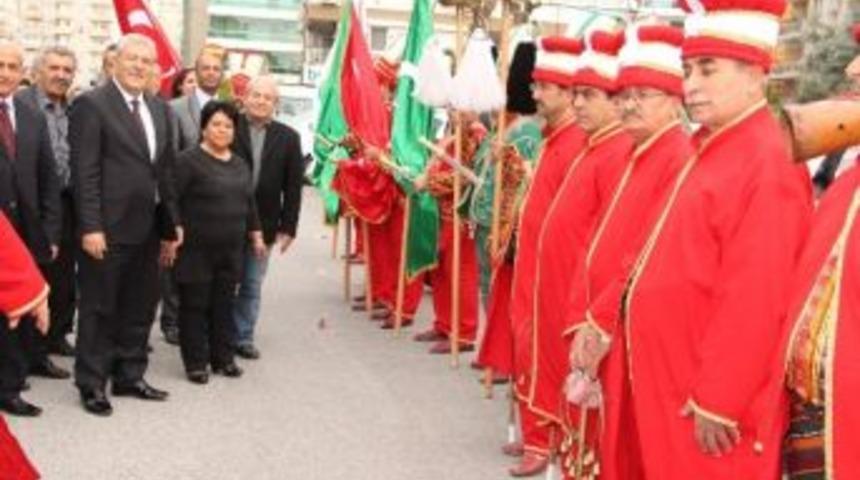 Ak Partili Atila, &Ouml;ğretmenler G&uuml;n&uuml;'n&uuml; Kutladı