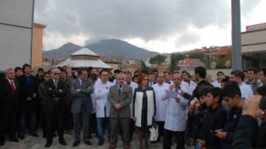 Dershane &Ouml;ğretmenleri '&Ouml;ğretmenler G&uuml;n&uuml;'n&uuml; Buruk Kutladı