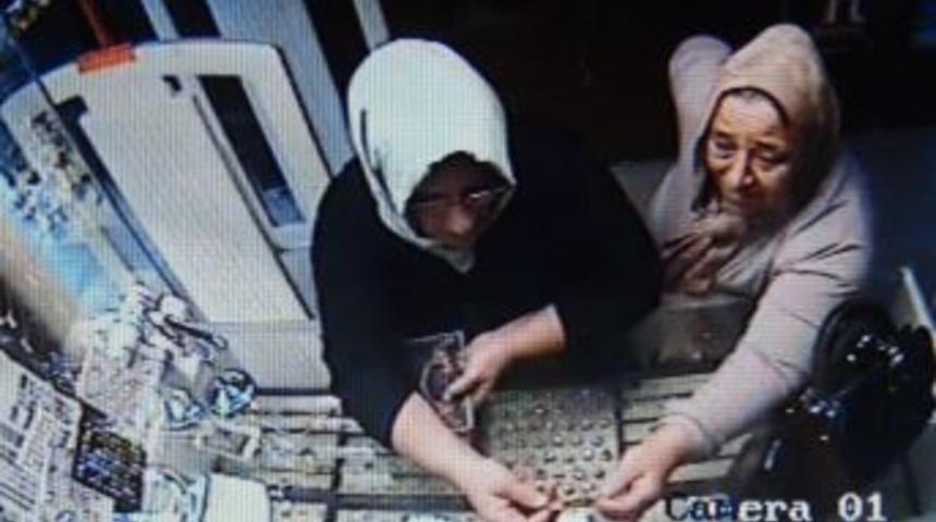 Bilezik Hırsızlığı Kamerada