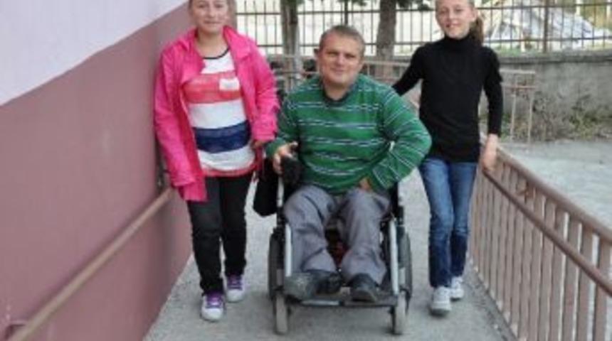 19 Mayıs Atat&uuml;rk Orta Okulu'na Engelli Rampası